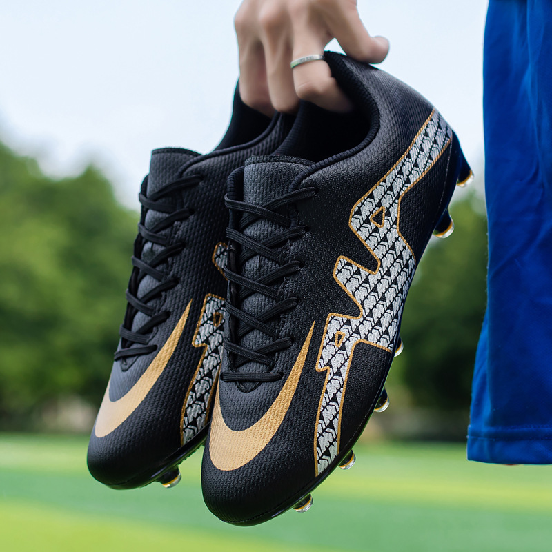 spike shoes for football