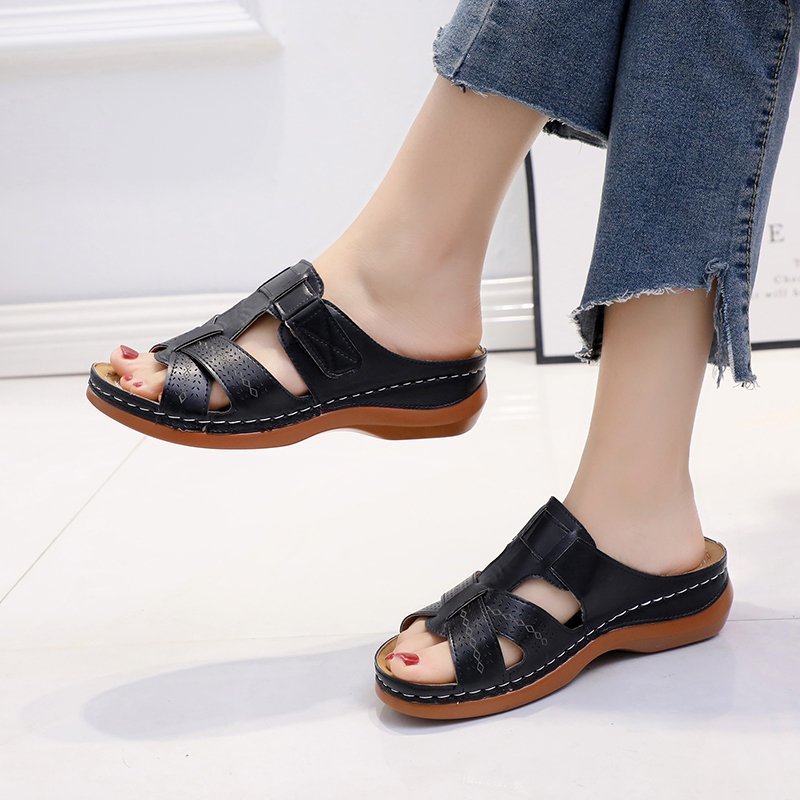 THICK SOLE WEDGE SLIPPERS IN BLACK MIX WHITE CALFSKIN